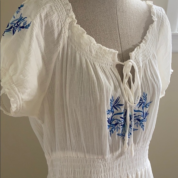 Maxi Embroidered Dress - Picture 2 of 3